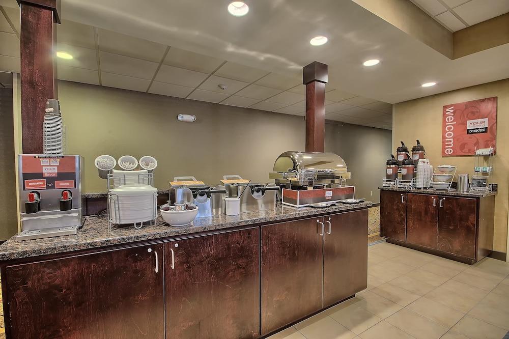 Comfort Inn & Suites Wadsworth Экстерьер фото