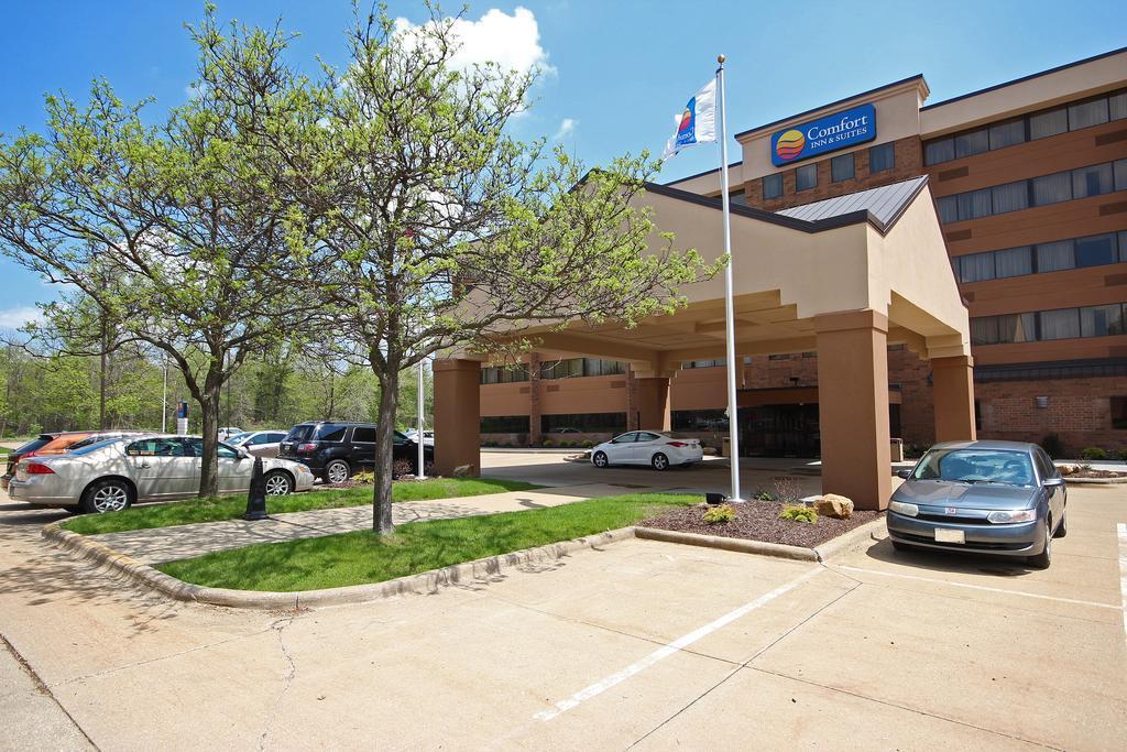 Comfort Inn & Suites Wadsworth Экстерьер фото