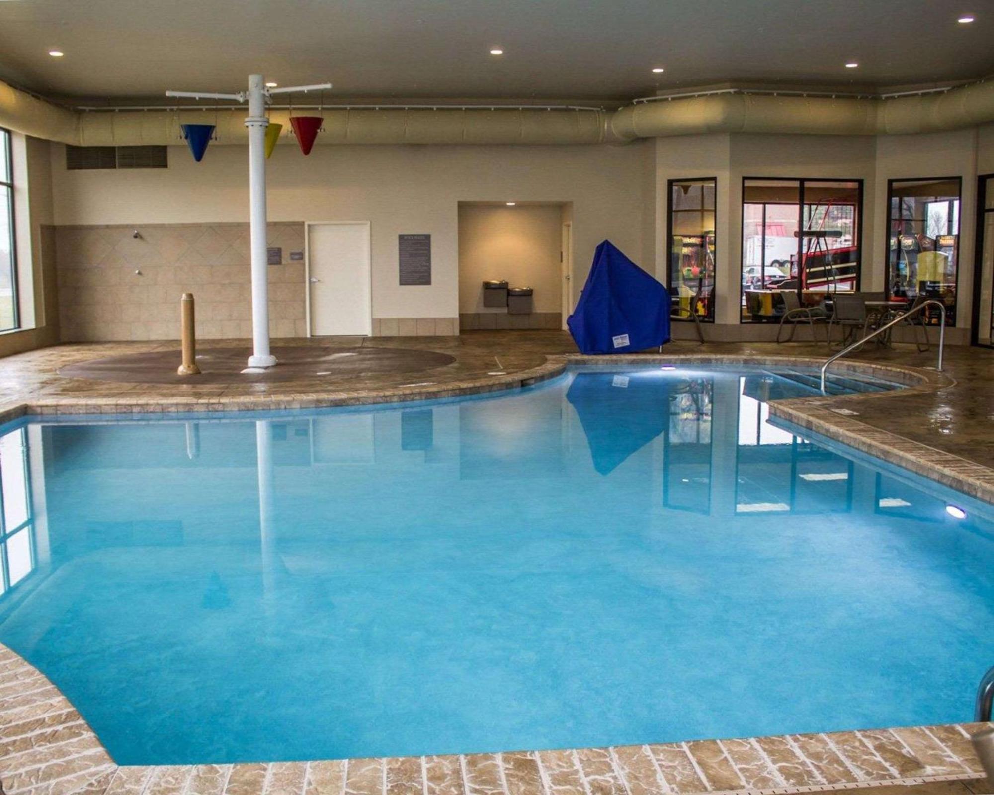 Comfort Inn & Suites Wadsworth Экстерьер фото